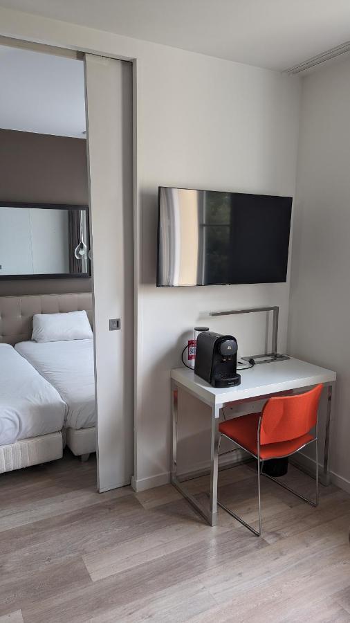 Disneyland Deluxe Flat, Outside Pool, Climatisation, 1 Min To Disney Parks 세리스 외부 사진