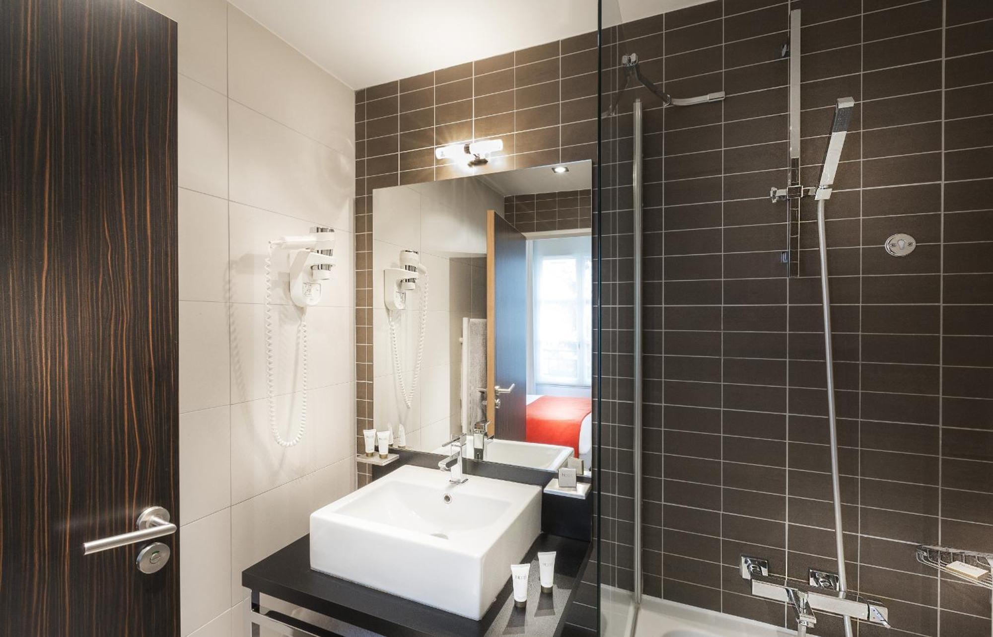 Disneyland Deluxe Flat, Outside Pool, Climatisation, 1 Min To Disney Parks 세리스 외부 사진